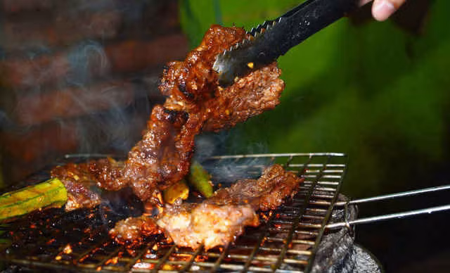 Người Sài Gòn rủ nhau thưởng thức… thịt trâu ảnh 2