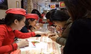 Ngoài vàng, ngày vía Thần Tài có thể mua các vật này để may cả năm ảnh 1