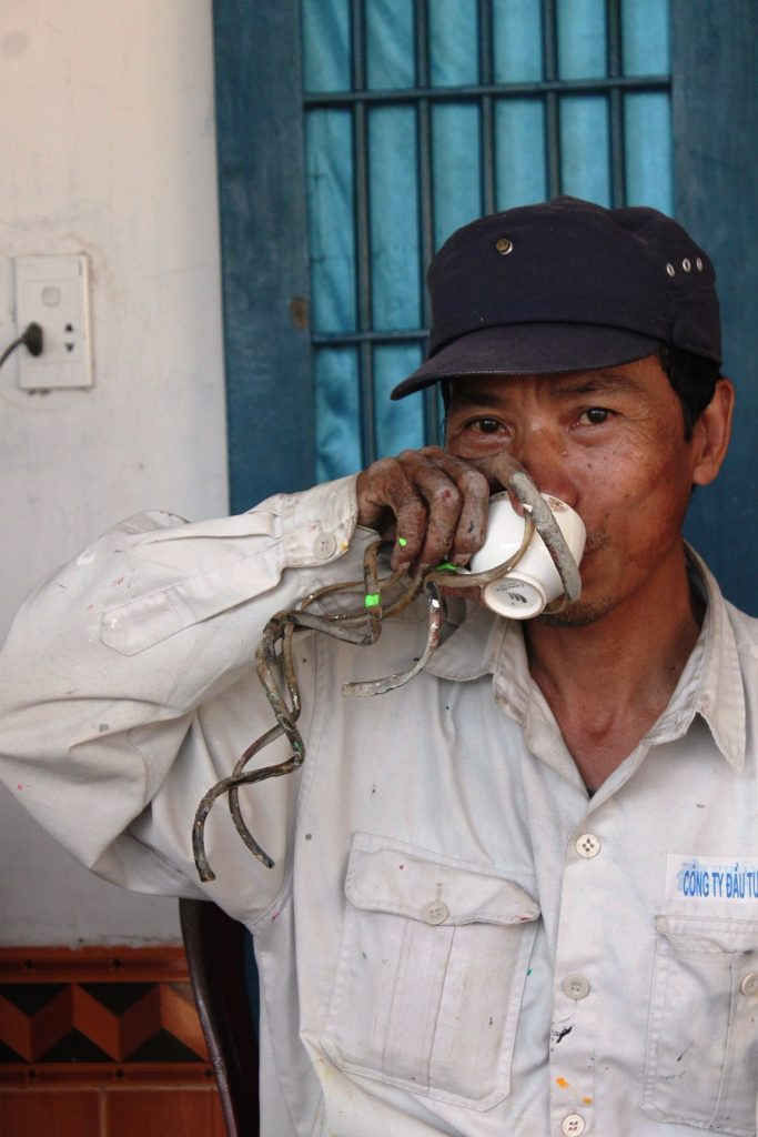 Người đàn ông mang “móng tay quỷ” ảnh 6