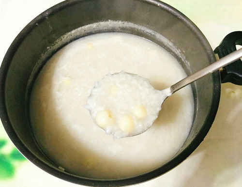 Cách nấu cháo gà hạt sen nóng hổi, bổ dưỡng siêu đơn giản ảnh 7