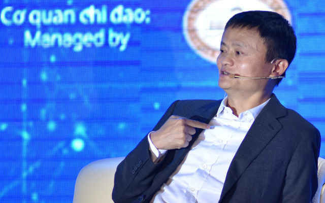  Tỷ phú Jack Ma, Chủ tịch Tập đoàn Alibaba chia sẻ tại Hà Nội, ngày 06/11/2017. 