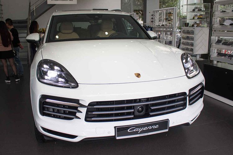 /Uploaded/khds.1cdn.vn/2018/09/16/ngam-porsche-cayenne-s-2018-gia-77-ty-dong-o-ha-noi-4.jpg