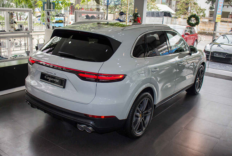 /Uploaded/khds.1cdn.vn/2018/09/16/ngam-porsche-cayenne-s-2018-gia-77-ty-dong-o-ha-noi-1.jpg