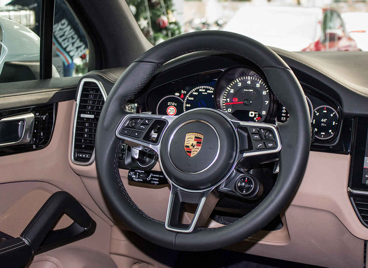 /Uploaded/khds.1cdn.vn/2018/09/16/ngam-porsche-cayenne-s-2018-gia-77-ty-dong-o-ha-noi-7.jpg