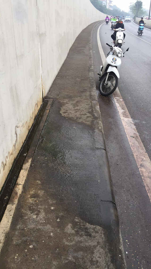 Nơi nước liên tục rỉ ra...