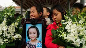 Thắp lên sự tử tế, nhưng ai sẽ là người “giữ lửa”? ảnh 1