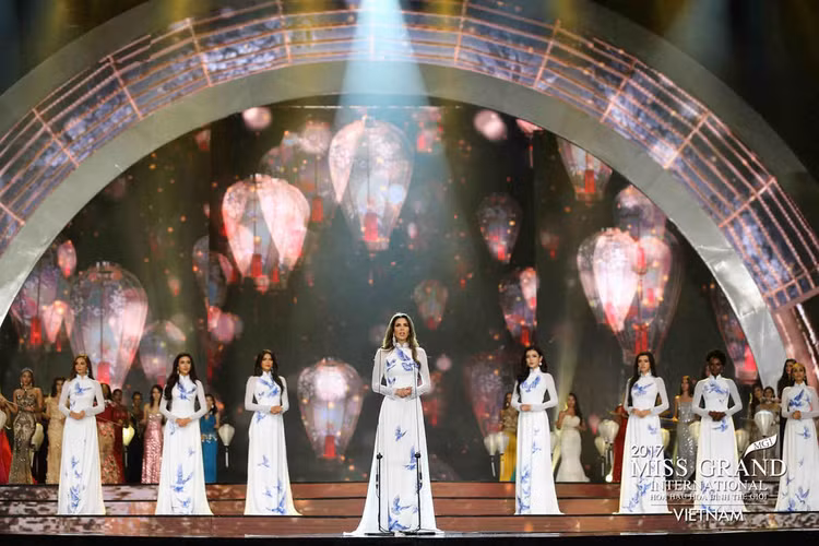 /Uploaded/khds.1cdn.vn/2018/09/16/nhan-sac-cua-hoa-hau-hoa-binh-the-gioi-2017-4.jpg