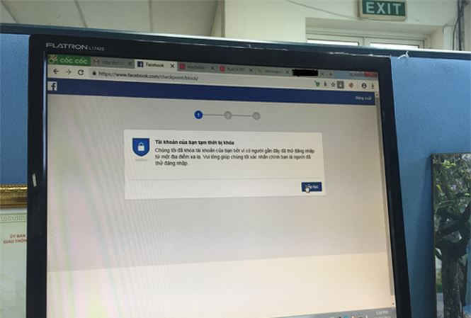Một tài khoản FB bị tạm khóa do có người lạ thử truy cập trái phép.