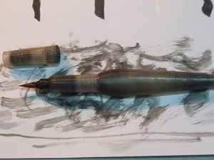 bút lông hết mực