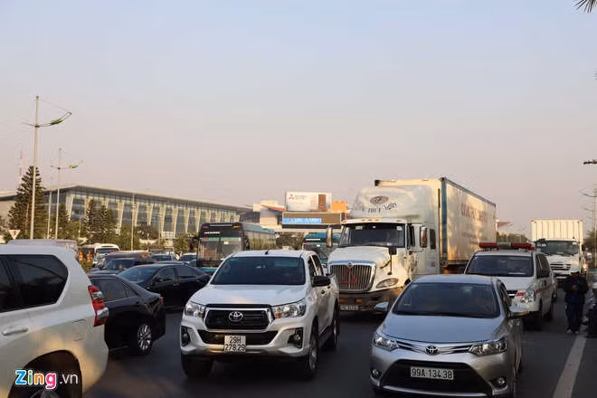 May bay dua nha vo dich SEA Games ha canh xuong Noi Bai hinh anh 26 