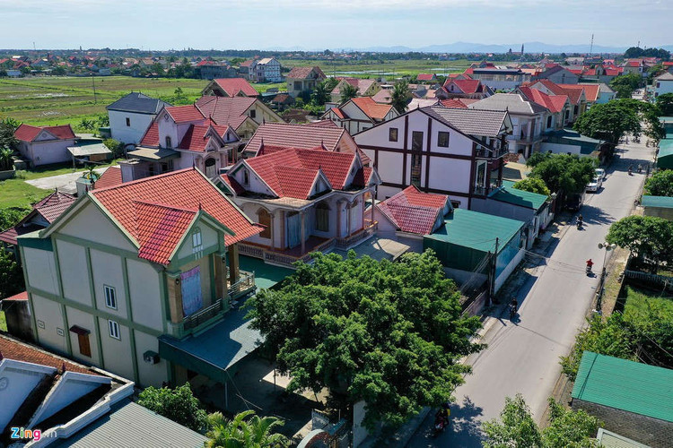 Biet thu, xe sang o xa co 1.500 nguoi xuat khau lao dong hinh anh 2 