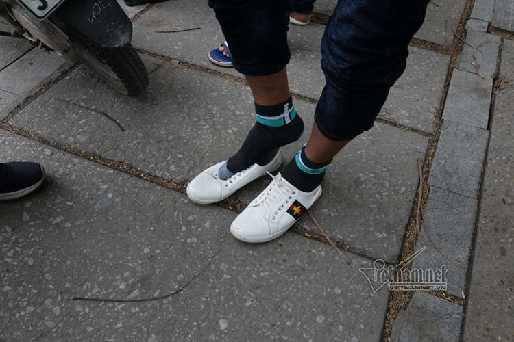 Vội vã quặt xe chạy trốn cảnh sát 141, cô gái nổi nhất phố Hà Nội