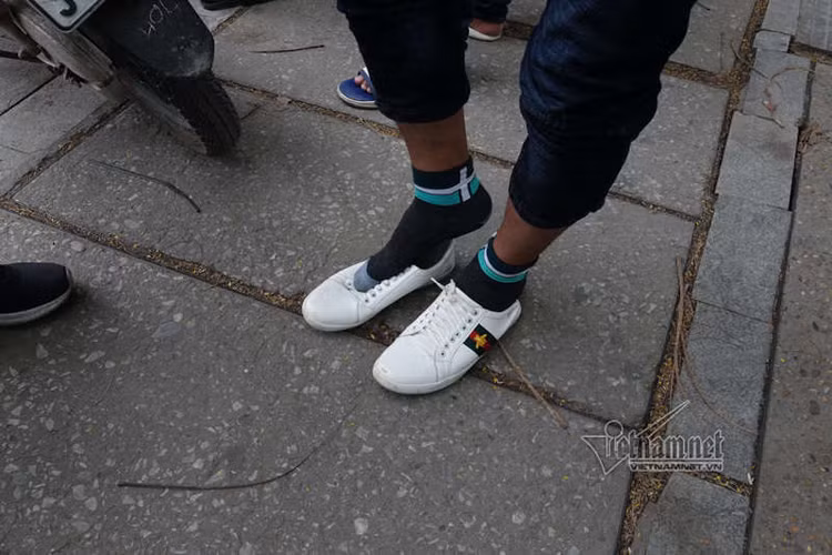 Vội vã quặt xe chạy trốn cảnh sát 141, cô gái nổi nhất phố Hà Nội