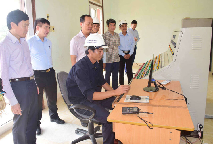 Lãnh đạo Tổng cục Thủy lợi kiểm tra thực tế tại công trình đập Thảo Long