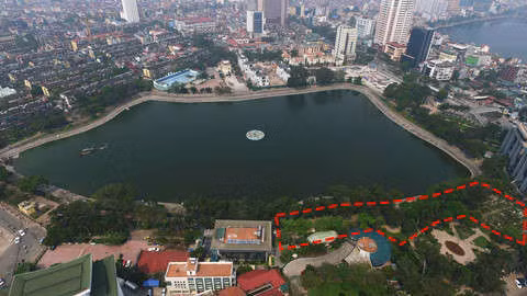 Nhung cong vien o Ha Noi bi 'xen dat' lam nha hang, quan ca phe hinh anh 10 