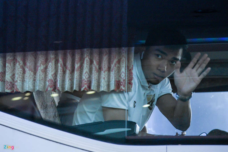 Thai Lan den Noi Bai, san sang cho tran gap tuyen Viet Nam hinh anh 6 