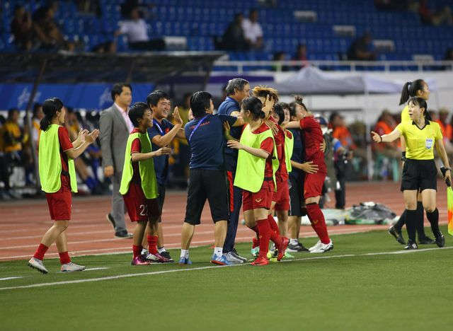 Đánh bại Thái Lan, đội tuyển nữ Việt Nam giành HCV SEA Games 30 - 9