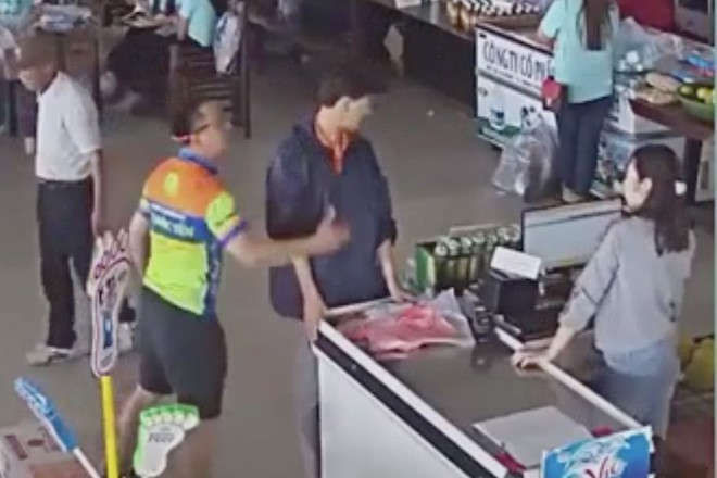 'Khong chap nhan hanh dong con do cua thuong uy Viet' hinh anh 1 