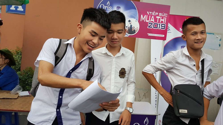 Niềm vui khi làm bài thi tốt.