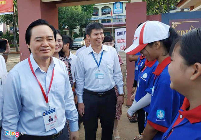 De thi Ngu van hoi ve 'Ai da dat ten cho dong song?' hinh anh 14 