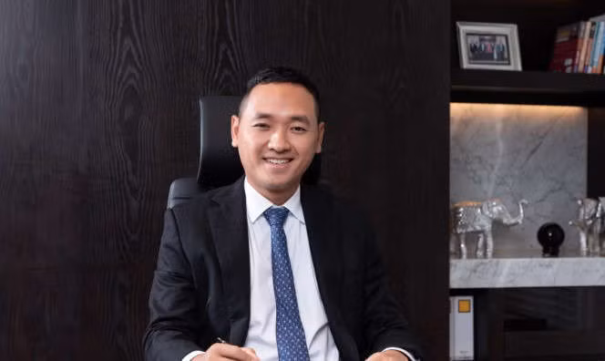 Ong chu 8X dung sau Nuoc sach Song Da co bao nhieu tien? hinh anh 1 