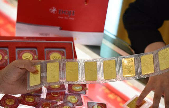 Giá vàng giảm nửa triệu đồng mỗi lượng, thị trường đặt cược lớn vào Mỹ - 1
