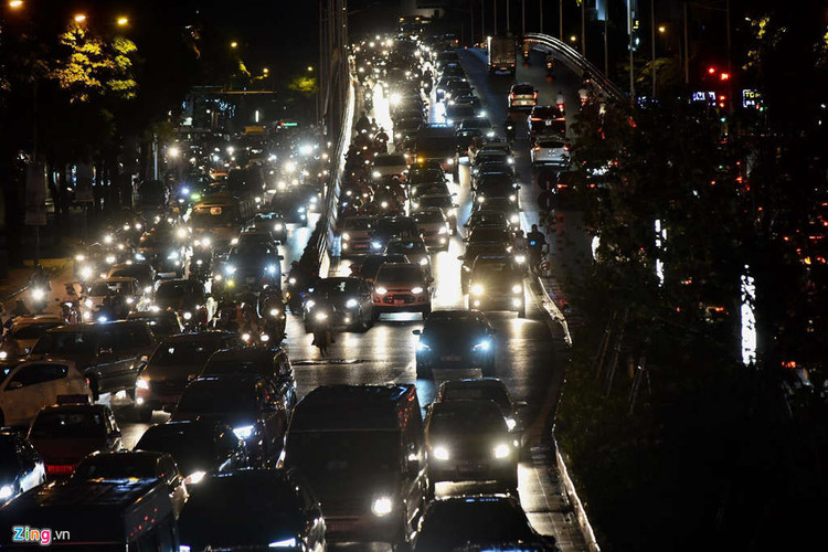 Cac nga duong Ha Noi roi loan giao thong sau mua hinh anh 10 