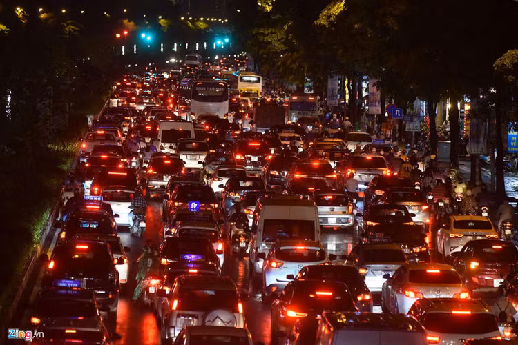 Cac nga duong Ha Noi roi loan giao thong sau mua hinh anh 9 