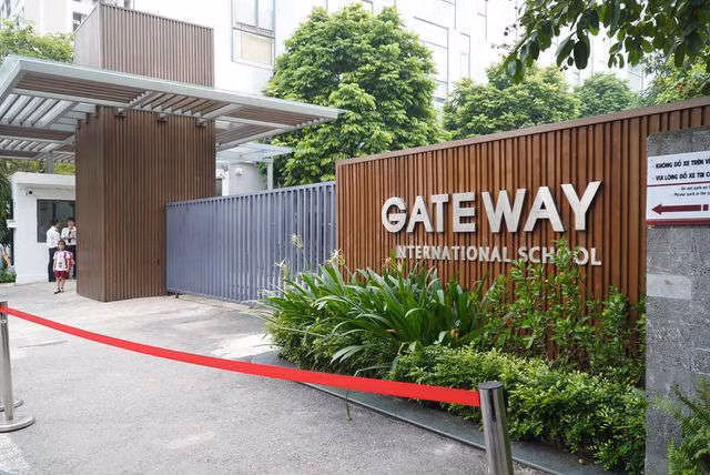 Vụ bé trường Gateway tử vong: Sao bà Quy trì hoãn khi CA triệu tập? - 2