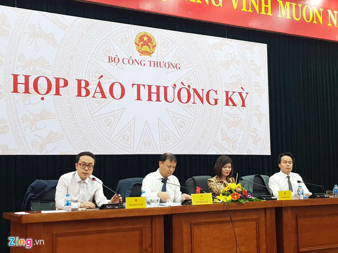 Bo Cong Thuong cong khai 3 can bo bi ky luat vi vu xe bien xanh hinh anh 2 