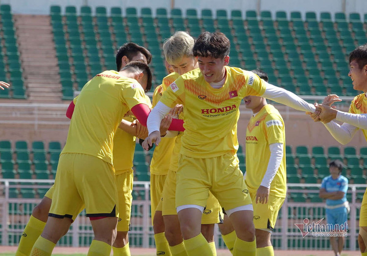 Sao U23 Việt Nam đáp cực gắt 'Messi Thái' sau lời khiêu chiến