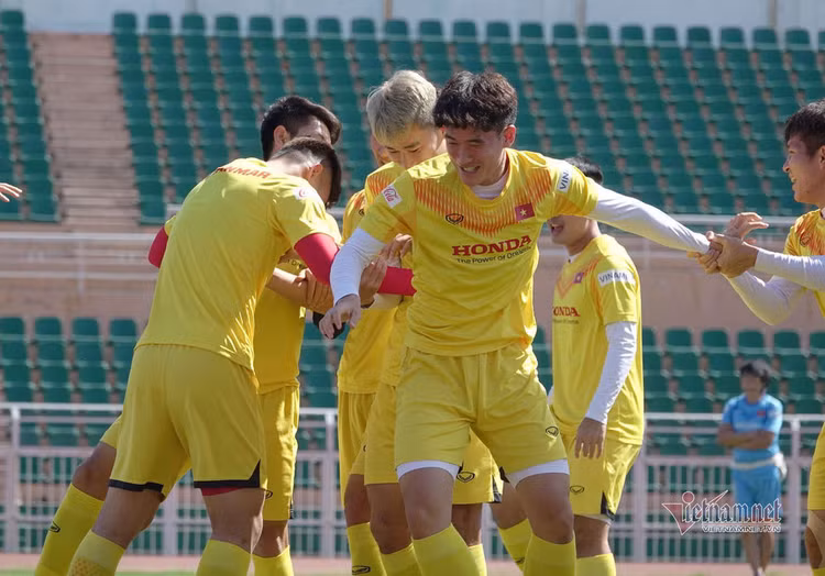 Sao U23 Việt Nam đáp cực gắt 'Messi Thái' sau lời khiêu chiến