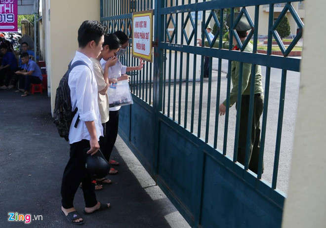 De thi Ngu van hoi ve 'Ai da dat ten cho dong song?' hinh anh 11 