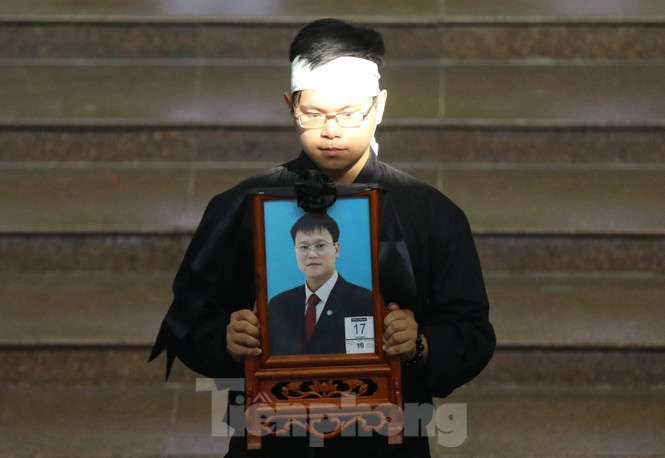 Lời nhắn nhủ đẫm nước mắt của anh trai Thứ trưởng giáo dục Lê Hải An - ảnh 2