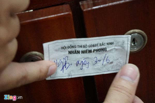 Cham thi tai Bac Giang: Bai Ngu van tu 0,75 den 8,5 diem hinh anh 3 