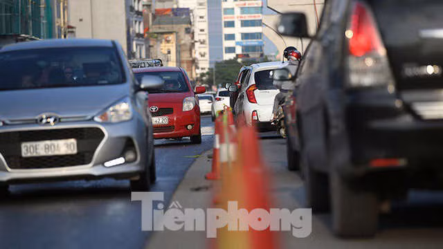 Người dân khốn khổ luồn lách trong khói bụi khi qua đại công trường vành đai 2 - Ảnh 5.