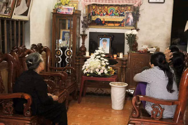 Vụ 39 người chết ở Anh: Công an Hà Tĩnh bắt 2 người, tạm giữ nhiều người khác - Ảnh 3.