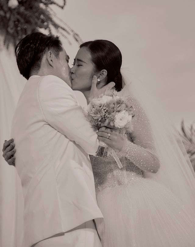 Ông Cao Thắng khóc cảm ơn Đông Nhi trong đám cưới đẹp như mơ - 9