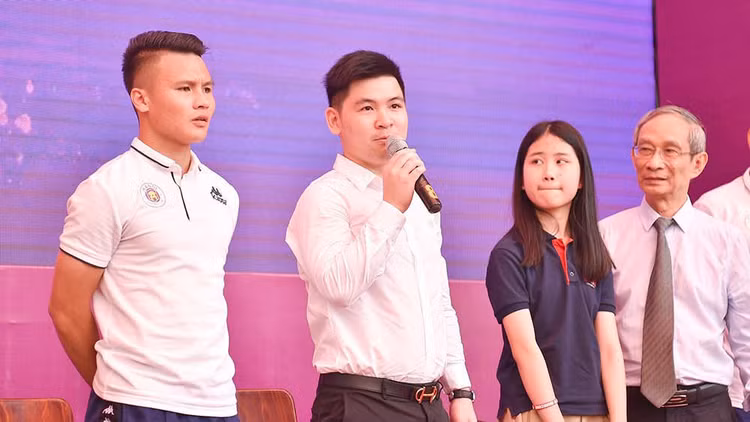 Trưởng Ban Tổ chức chương trình Strong Vietnam - Đỗ Vinh Quang chia sẻ về ý chí chiến đấu vượt qua bệnh hiểm nghèo của em học sinh trong trường.