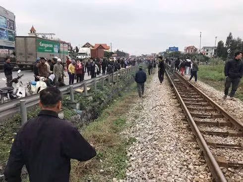 Vụ tai nạn xảy ra trên Quốc lộ 5, đoạn qua xã Kim Lương, huyện Kim Thành (Hải Dương)