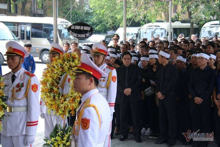 Hàng nghìn người đưa tiễn Thứ trưởng Lê Hải An