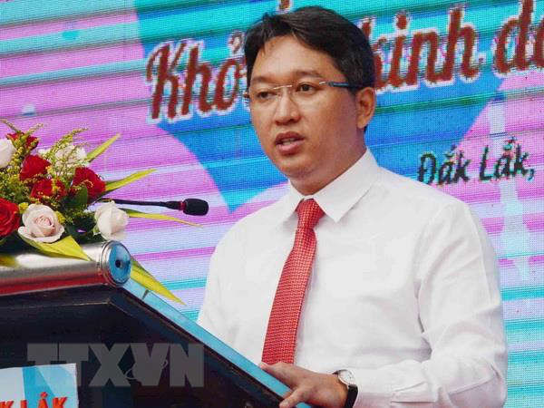 chan dung pho chanh van phong trung uong dang 43 tuoi hinh 1