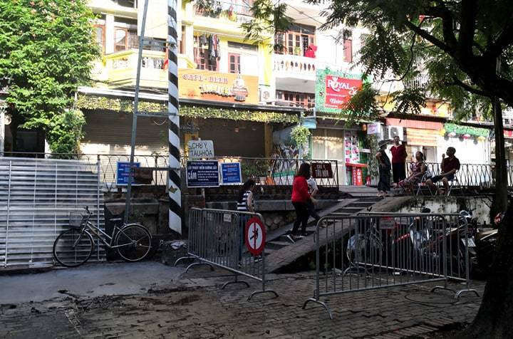 'Ngoại bất nhập', đóng cửa cà phê đường tàu từ sáng nay