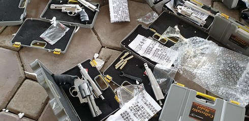 Tang vật của vụ việc được thu giữ trưa nay 9/7.