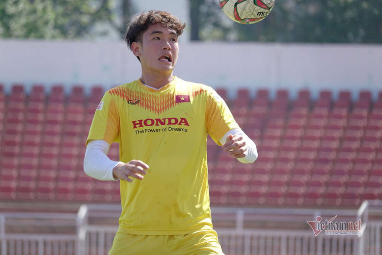 Sao U23 Việt Nam đáp cực gắt 'Messi Thái' sau lời khiêu chiến