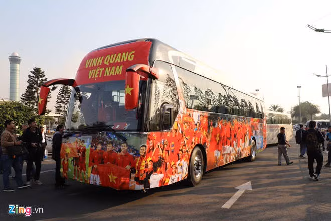 May bay dua nha vo dich SEA Games ha canh xuong Noi Bai hinh anh 36 