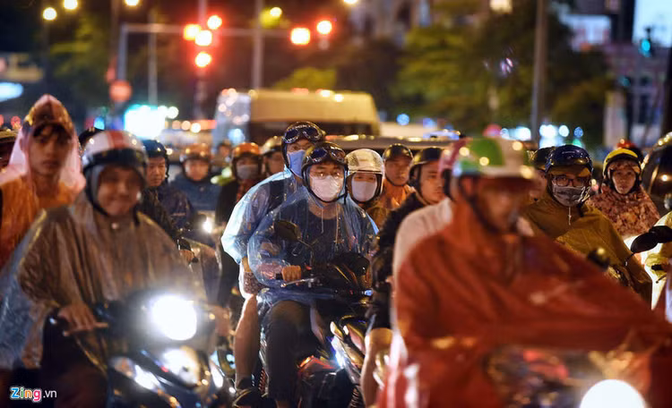 Cac nga duong Ha Noi roi loan giao thong sau mua hinh anh 7 