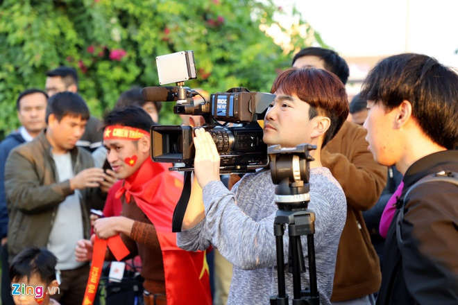 May bay dua nha vo dich SEA Games ha canh xuong Noi Bai hinh anh 24 