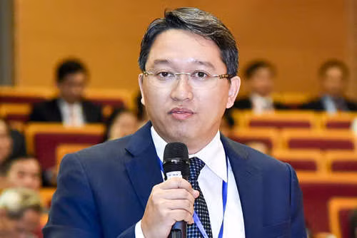 chan dung pho chanh van phong trung uong dang 43 tuoi hinh 6