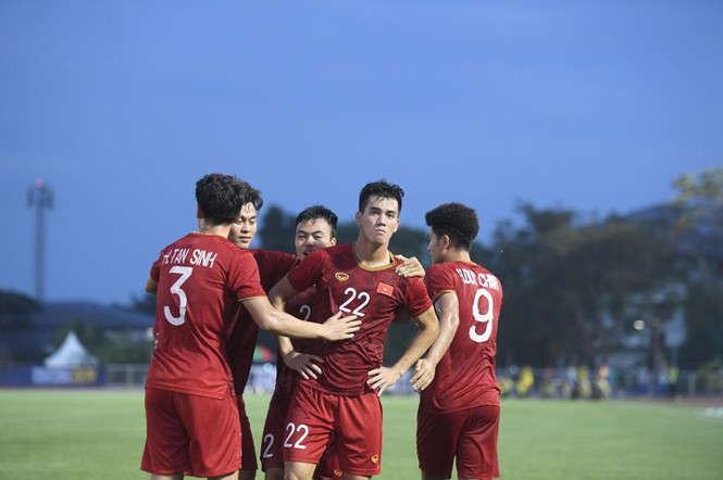 Hòa Thái Lan, U22 Việt Nam gặp Campuchia ở bán kết - ảnh 3